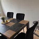 Nahe Bahnhof Und Dem Goitzschesee 아파트