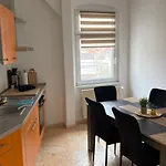 Nahe Bahnhof Und Dem Goitzschesee *