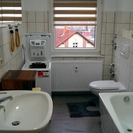 Nahe Bahnhof Und Dem Goitzschesee Apartment