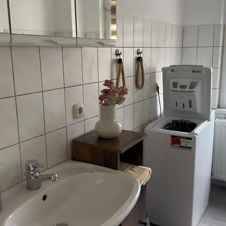 Apartment Nahe Bahnhof Und Dem Goitzschesee