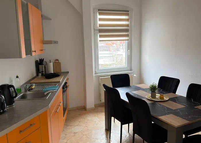 Nahe Bahnhof Und Dem Goitzschesee *