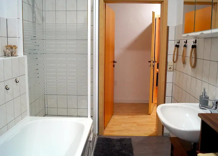 Nahe Bahnhof Und Dem Goitzschesee Apartment *